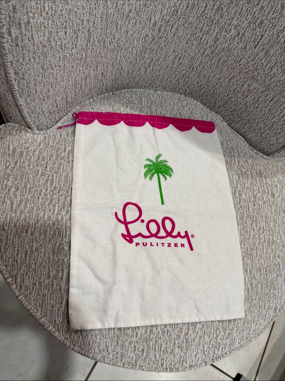 Lilly Pulitzer White Drawstring Pouch with Pink Trim & Green Palm